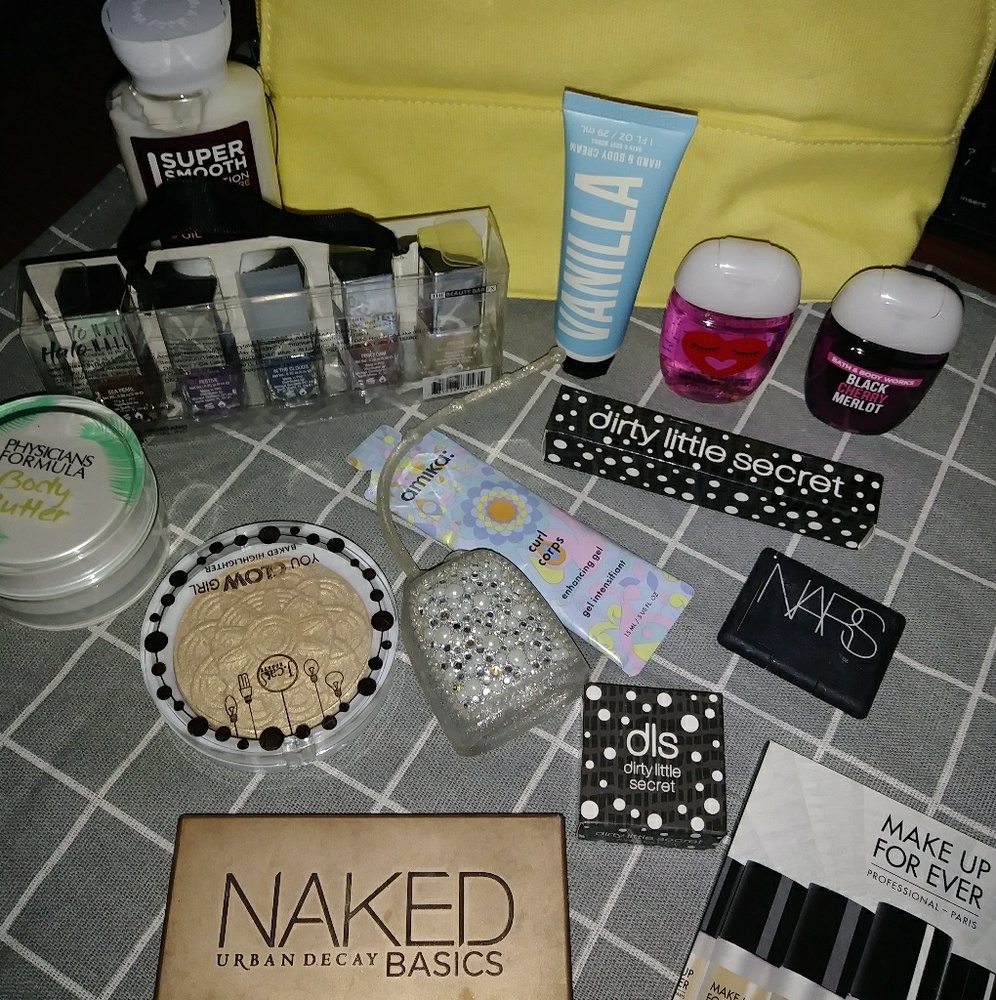 Make up bundle. FINAL PRICE